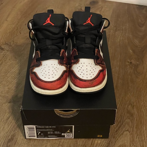 Nike Air Jordan 1 Mid Black / Infared / White Size 7C - Picture 6 of 7